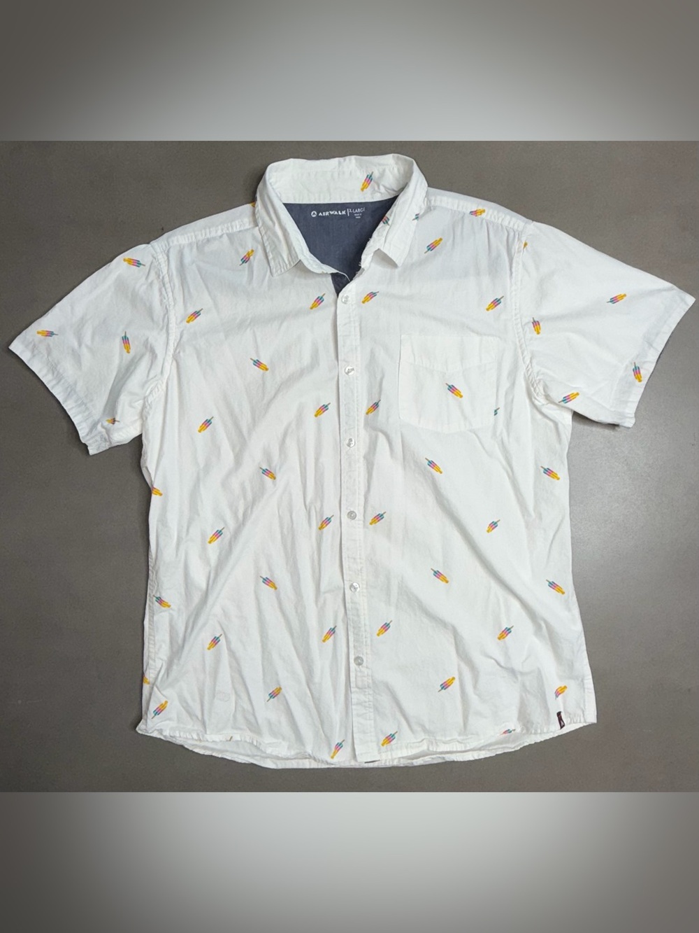 AIRWALK White Short Sleeve Button Front Shirt Popsicles - XL